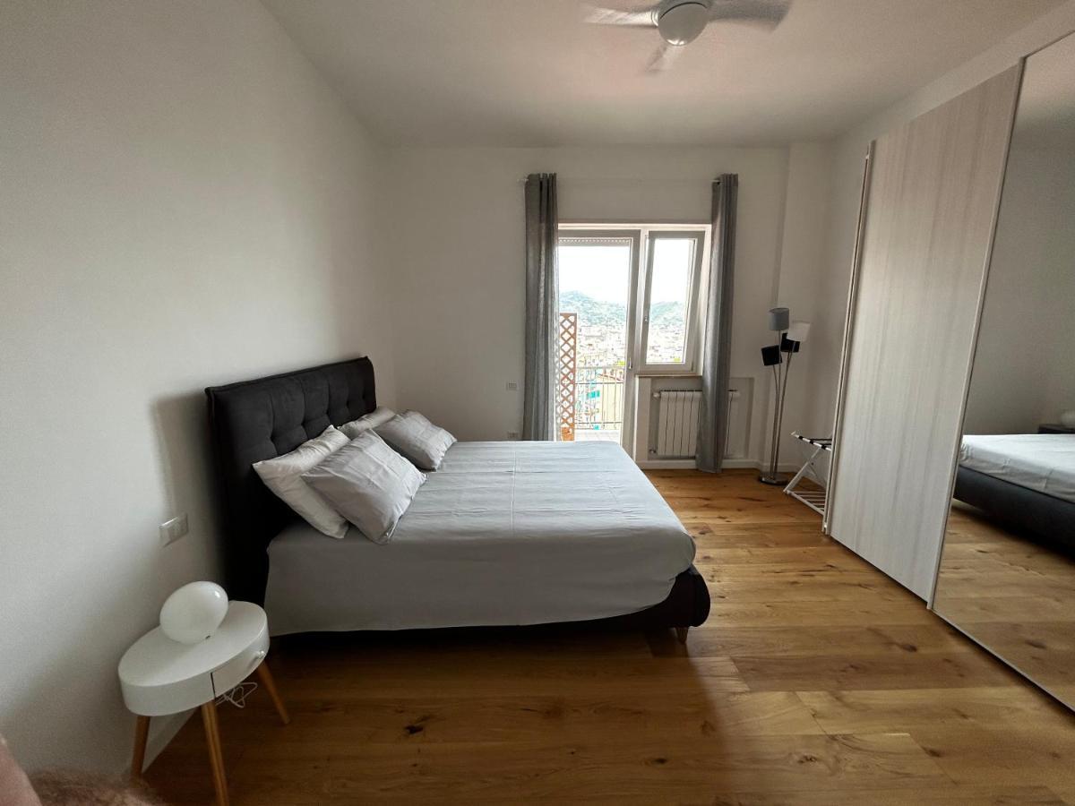 A Casa Di Roberta Apartment Салерно Екстериор снимка