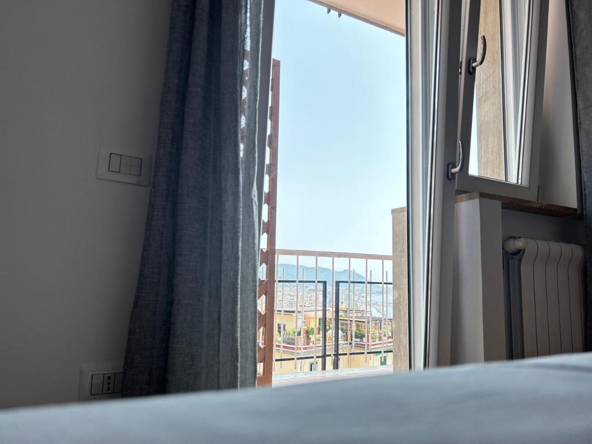 A Casa Di Roberta Apartment Салерно Екстериор снимка