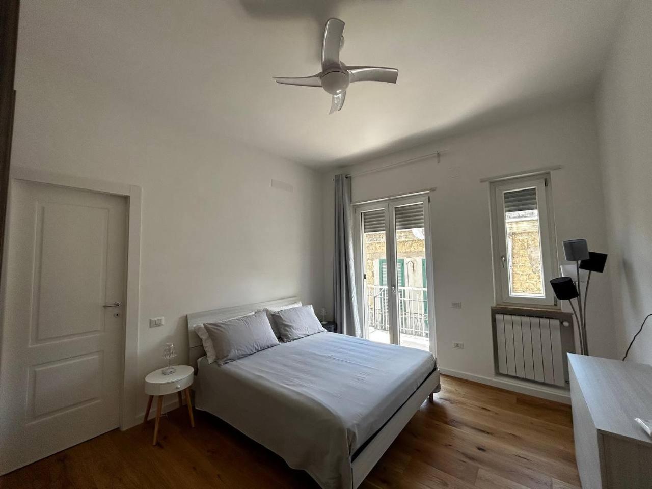 A Casa Di Roberta Apartment Салерно Екстериор снимка