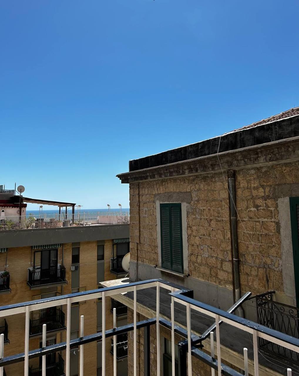 A Casa Di Roberta Apartment Салерно Екстериор снимка