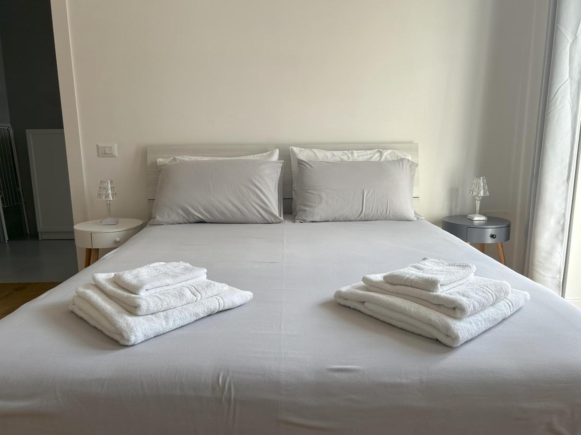 A Casa Di Roberta Apartment Салерно Екстериор снимка